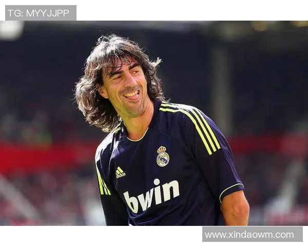 足球明星的名字与形象展示让你更了解他们的辉煌与成就